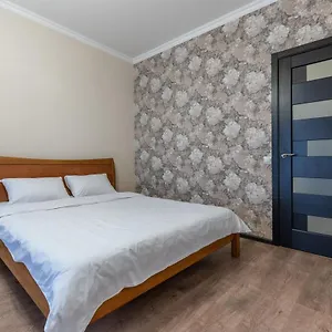 https://apartment-on-drahomanova-2a-17floor.hotels-of-kiev.com